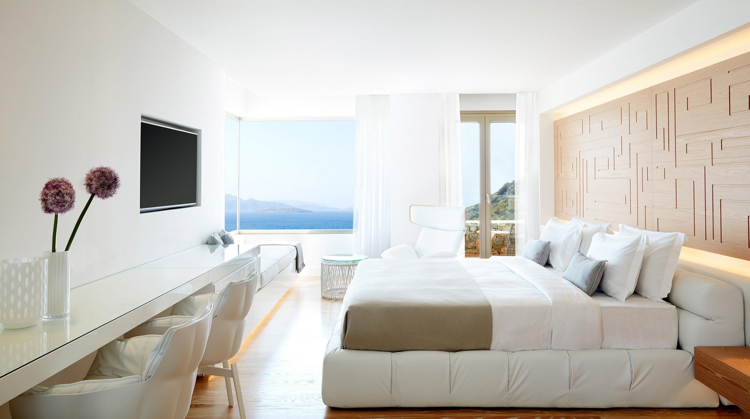 Daios Cove Mantion bedroom 