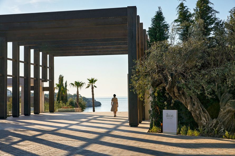 Ikos Porto Pedro entrance woman walking
